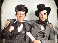 people-1840-1920_888x666.jpg